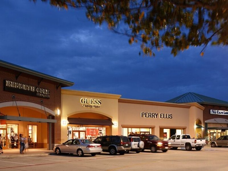 Dallas Best of Outlet Malls in the Luxury Private Limousine