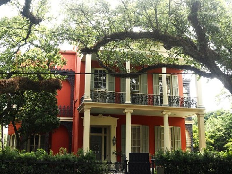 Gossip & Grandeur: A Stroll through New Orleans Garden District