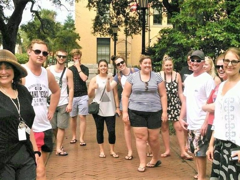 Savannah Stroll: Guided Sightseeing & History Walking Tour of Savannah