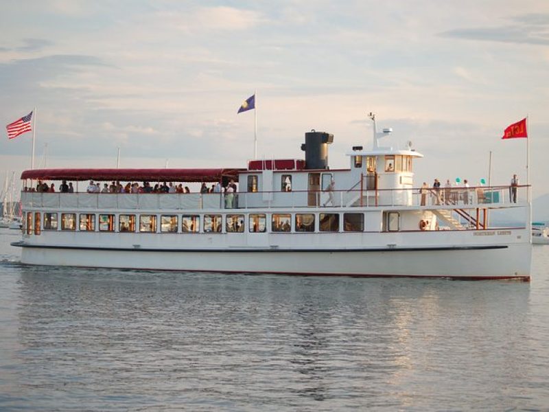 New England Fall Foliage Lunch Cruise in Boston Harbor