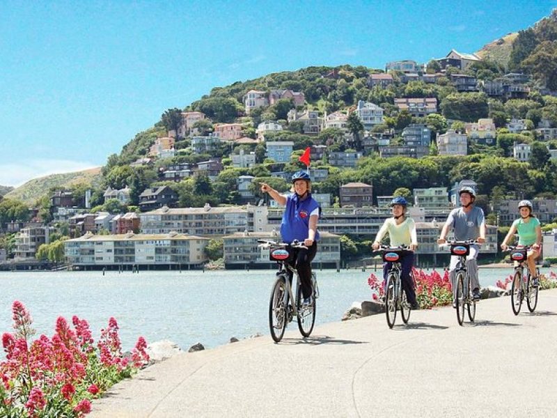 Golden Gate Bridge Guided Bicycle Tour with Lunch at Local Hotspot