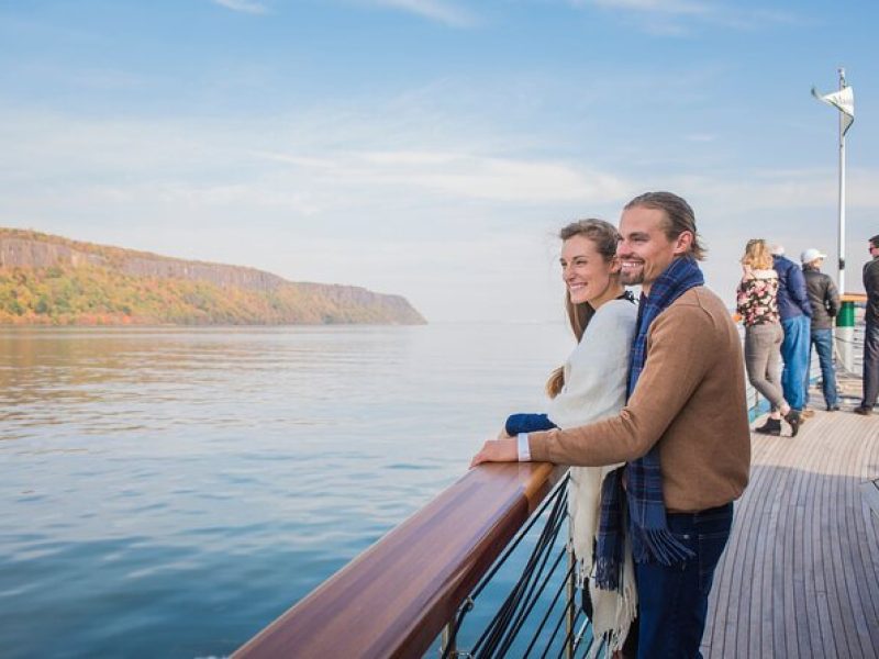 New York Afternoon Fall Foliage Cruise with Lunch