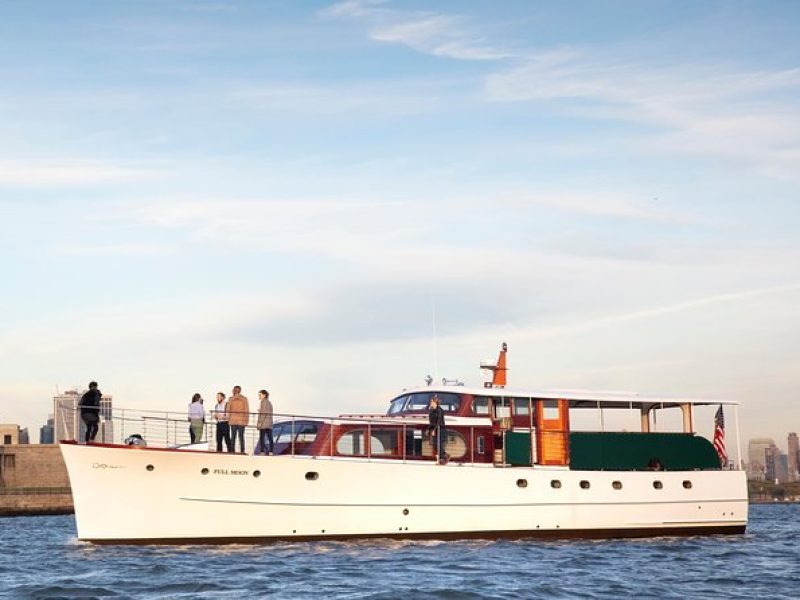 Fall Foliage Cruise on Yacht Full Moon from Chelsea Piers