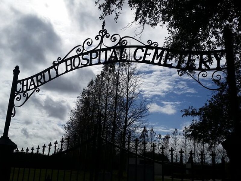 Cemetery and Ghost BYOB Bus Tour in New Orleans