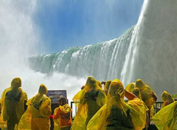 Niagara Falls USA Guided Walking Tour W/Maid of Mist Boat Ride