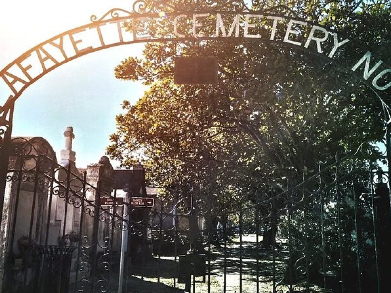 Garden District Celebrities Cemeteries Mansions and Mysteries Walking Tour