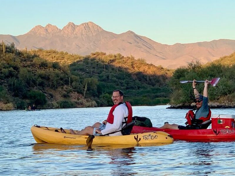 2.5 Hours Guided Kayaking and Paddle Boarding on Saguaro Lake