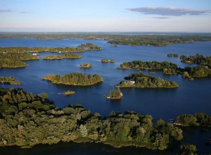 Discover The 1000 Islands / 2 Nation Tour