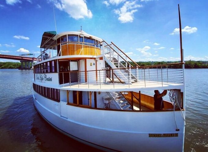 Hudson River Sightseeing Cruise from Albany