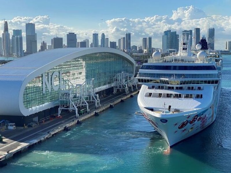 Miami Private Transfers: Airport, Cruise, Point-to-Point.