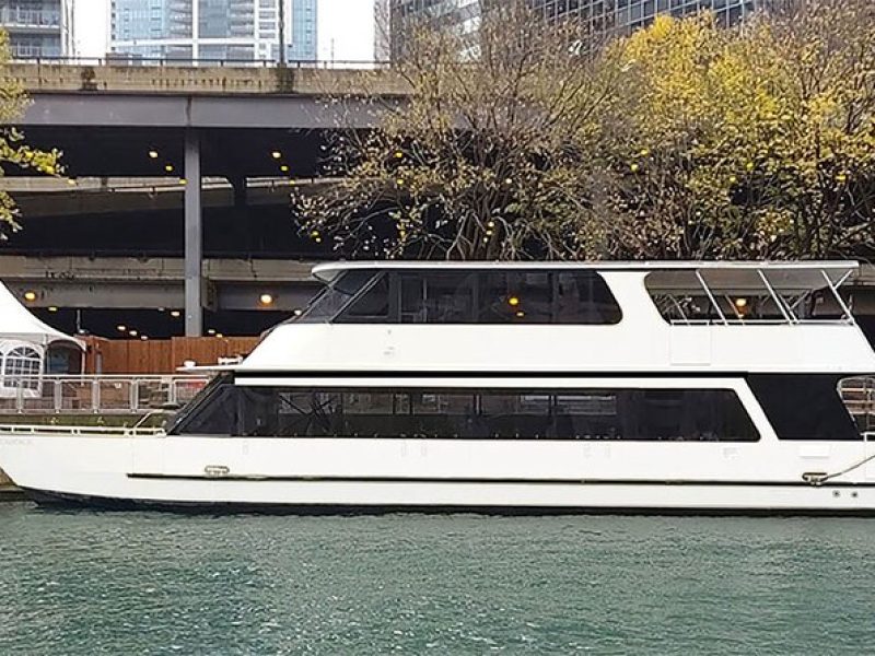 Chicago Skyline Tiki Chic Party Cruise Lock and Lake