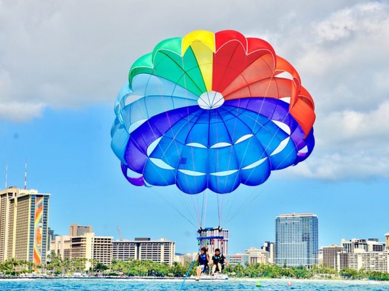 1-Hour Hawaiian Parasailing in Waikiki