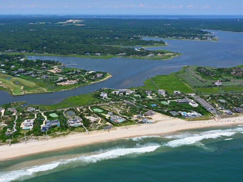 Hamptons Insider Tour with Private Helicopter from Manhattan