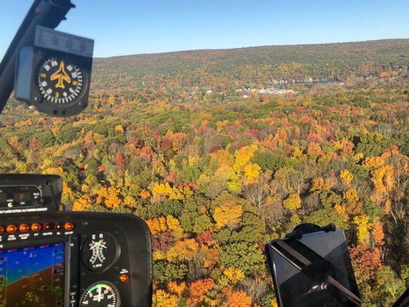 Couple's Private Hudson Valley Fall Foliage Helicopter Tour from Westchester