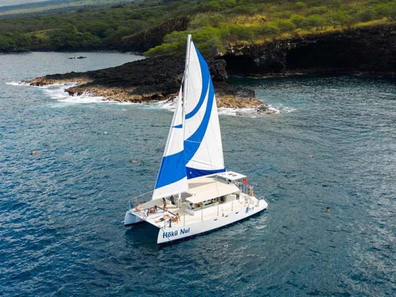 Deluxe Sail & Snorkel to the Captain Cook Monument