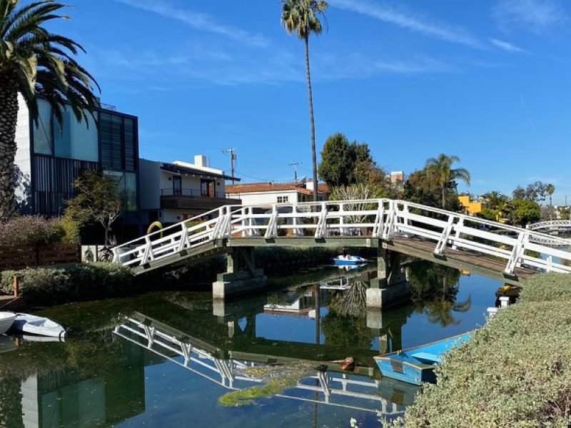 Venice Boardwalk & Canals Walking Tour