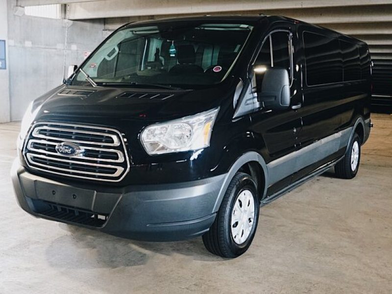 Nashville Round Trip Chauffeur Driven Transport by Private Van