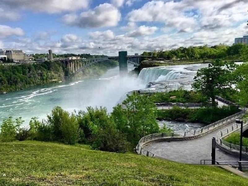 Daredevil Tour of Niagara Falls USA