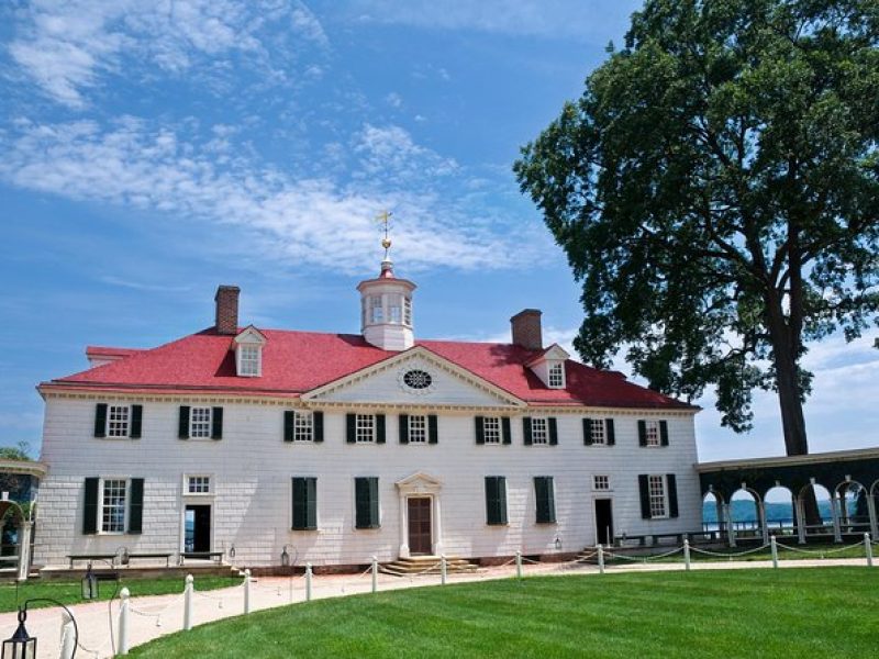 Mount Vernon Historical Walking Tour with Transportation from DC