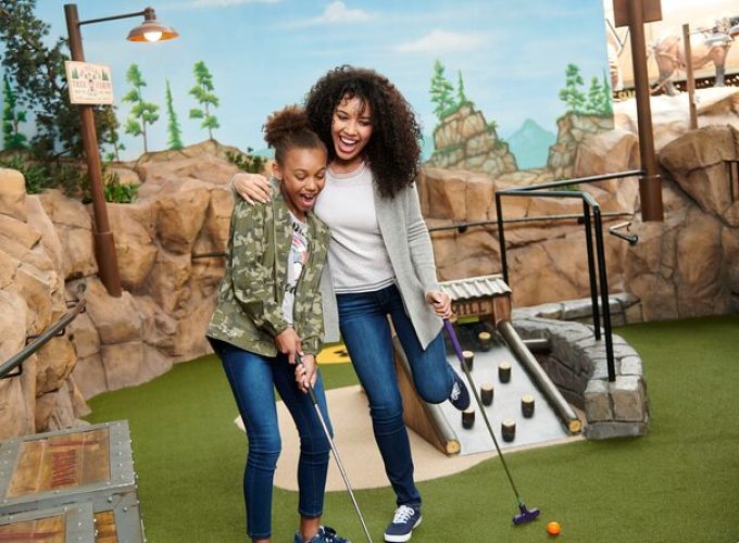 Moose Mountain Adventure Golf in Mall of America