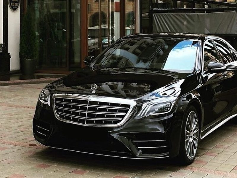 Arrival Private Transfer: Las Vegas Airport LAS to Las Vegas in Luxury Car