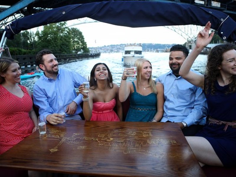 Seattle's Favorite Sightseeing Floating Homes Cruise – BYOB!