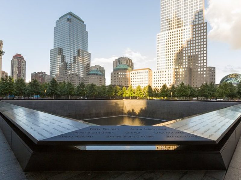 Private 4-hour Walking Tour of Historic Downtown and 9/11 Memorial Tour