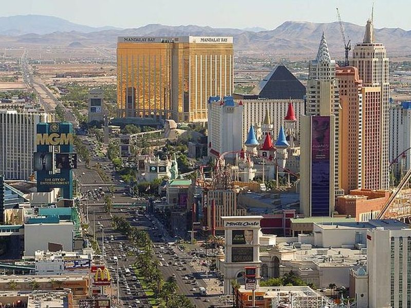 Private 3-Hour Walking Tour of the Las Vegas Strip with Licensed Tour Guide