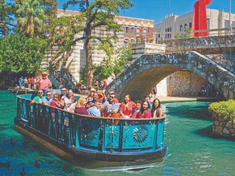 Best of San Antonio Small Group Tour with Boat + Tower + Alamo