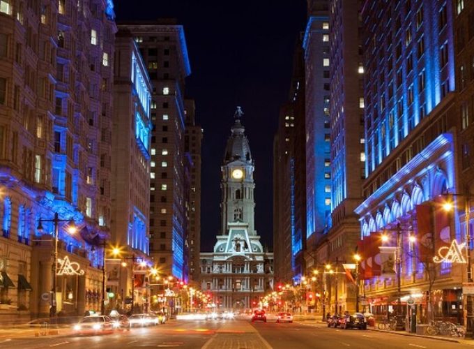 Philadelphia Small Group Night Tour w/Liberty Bell + Cheesesteak