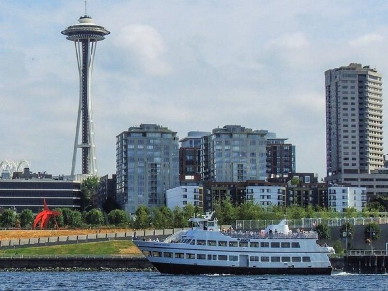 Seattle Small Group Walking Tour with Space Needle Admission