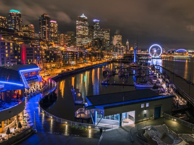 Scenic Seattle Night Walking Tour with Space Needle Admission