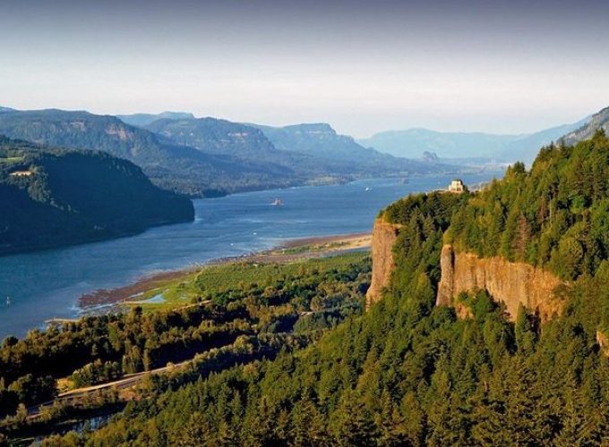 Small Group: Columbia River Gorge Waterfalls Tour from Portland