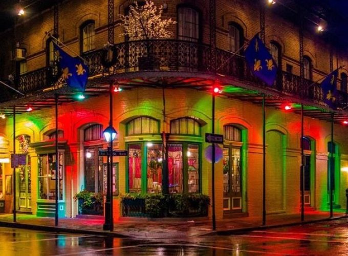 Jingle Bells New Orleans History and Drinks Walking Tour